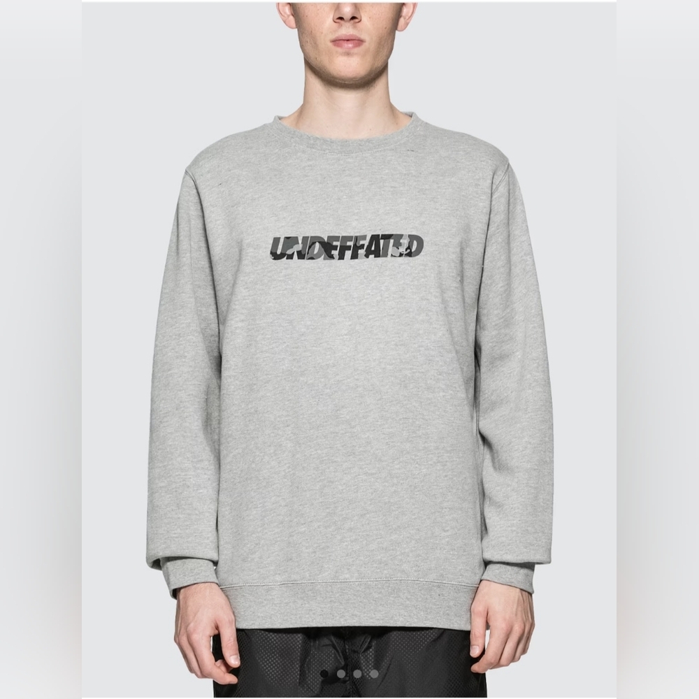 Undefeated Camo Sweatshirt. Size M